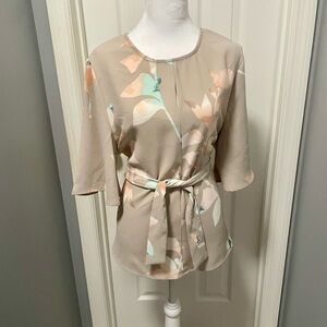 The Limited Beige Floral Women's Blouse (L)